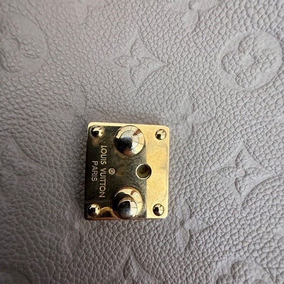 Louis Vuitton Pochette Métis in Turtle Dove - Picture 10 of 13